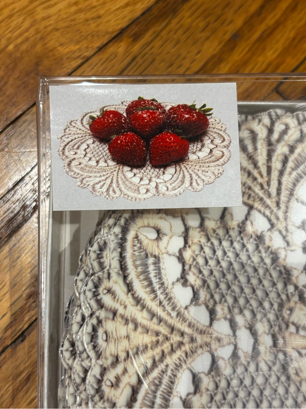 Ornate Lace-Patterned Decorative food coaster Plates in White and beige